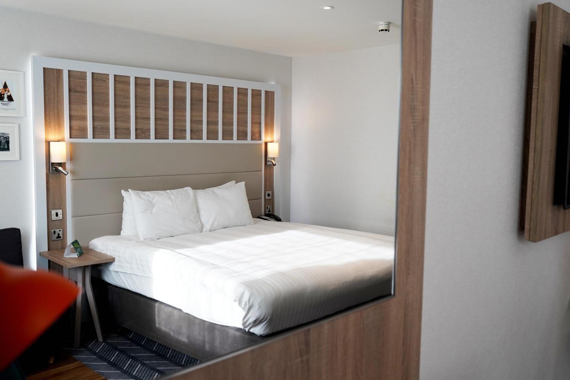 Holiday Inn London-Shepperton Exterior foto